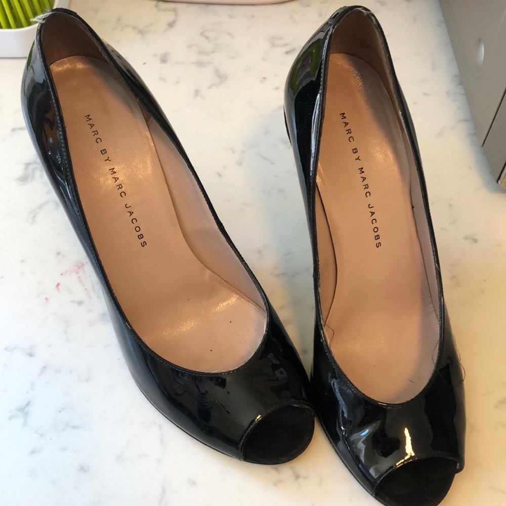 Marc Jacobs patent leather peep toe shoes